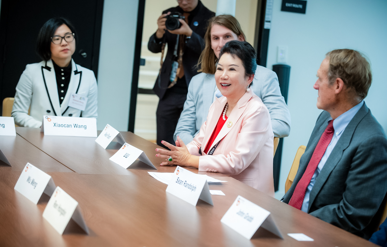 胜游亚洲集团董事局李俐参加贸促会活动